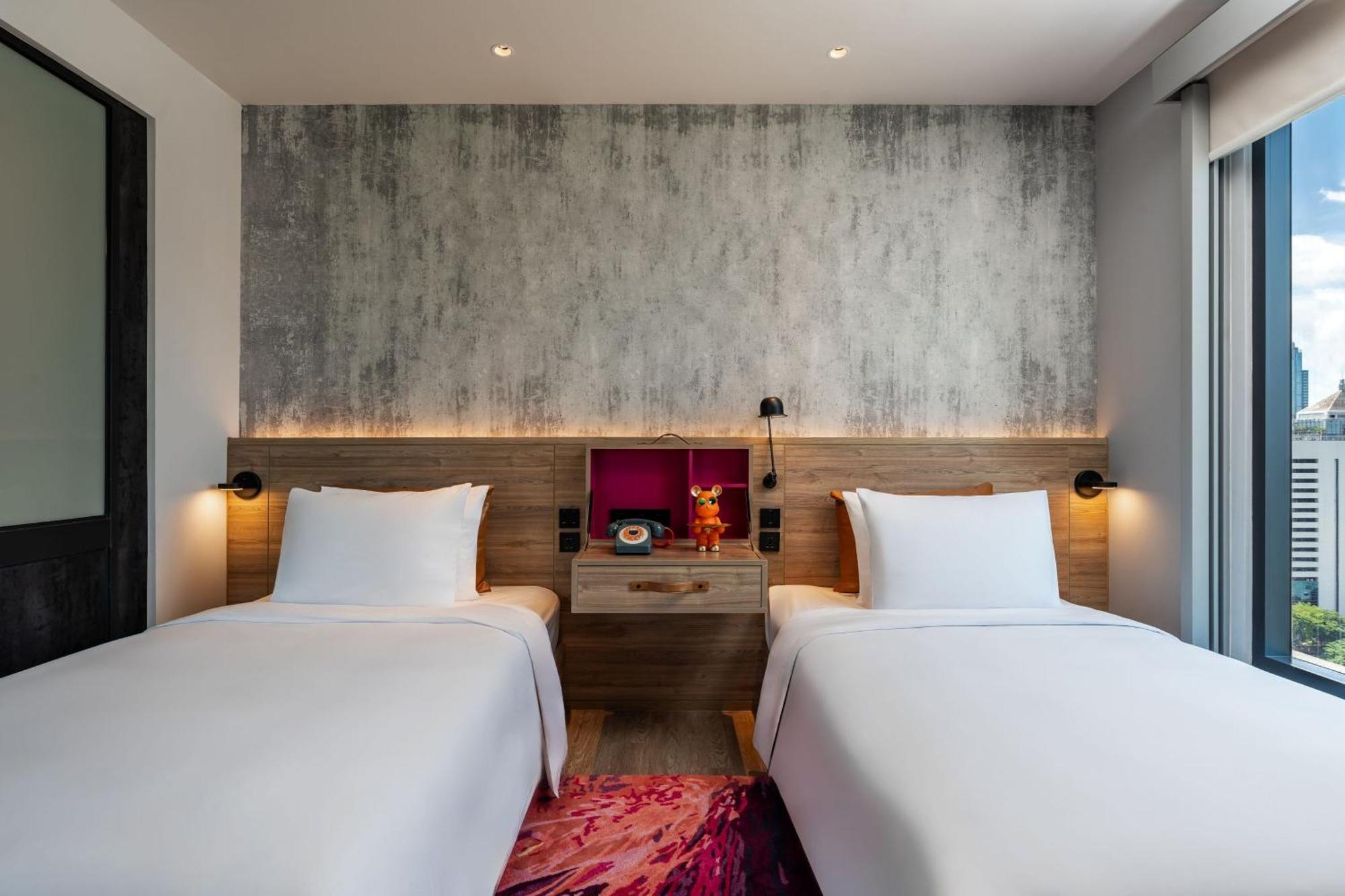 Moxy Bangkok Ratchaprasong Hotel Exterior photo