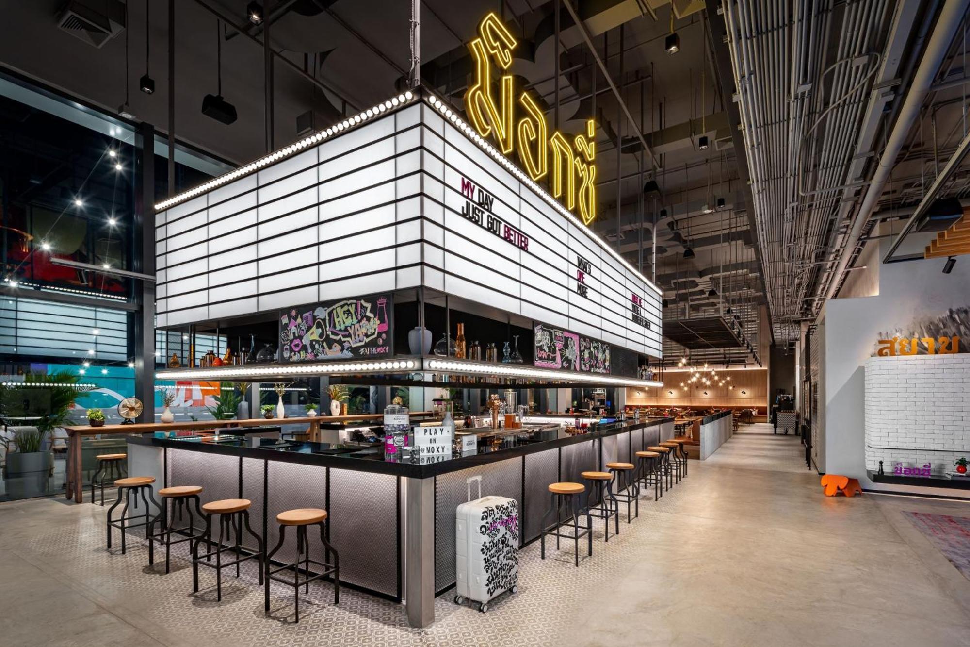 Moxy Bangkok Ratchaprasong Hotel Exterior photo