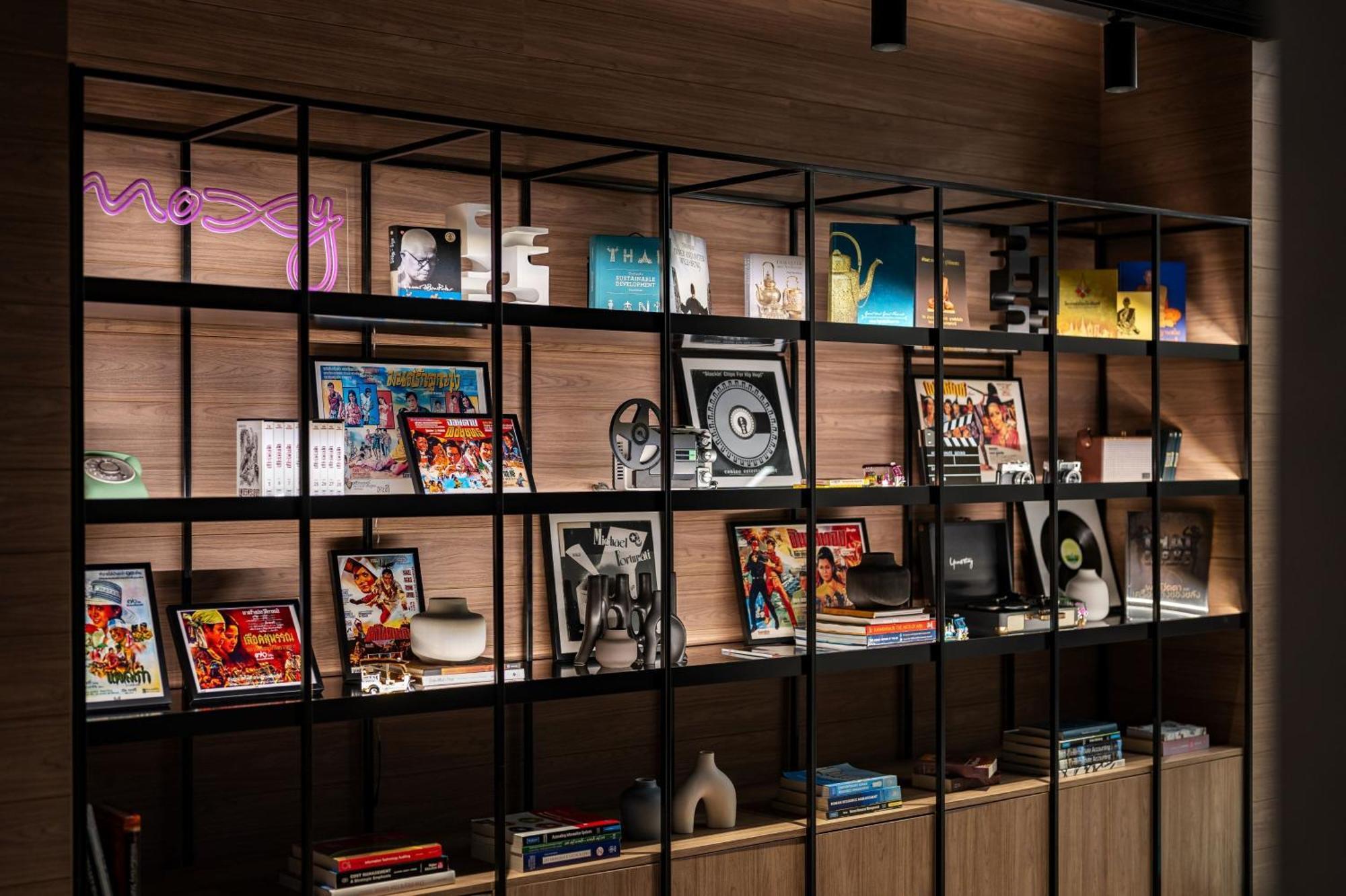 Moxy Bangkok Ratchaprasong Hotel Exterior photo