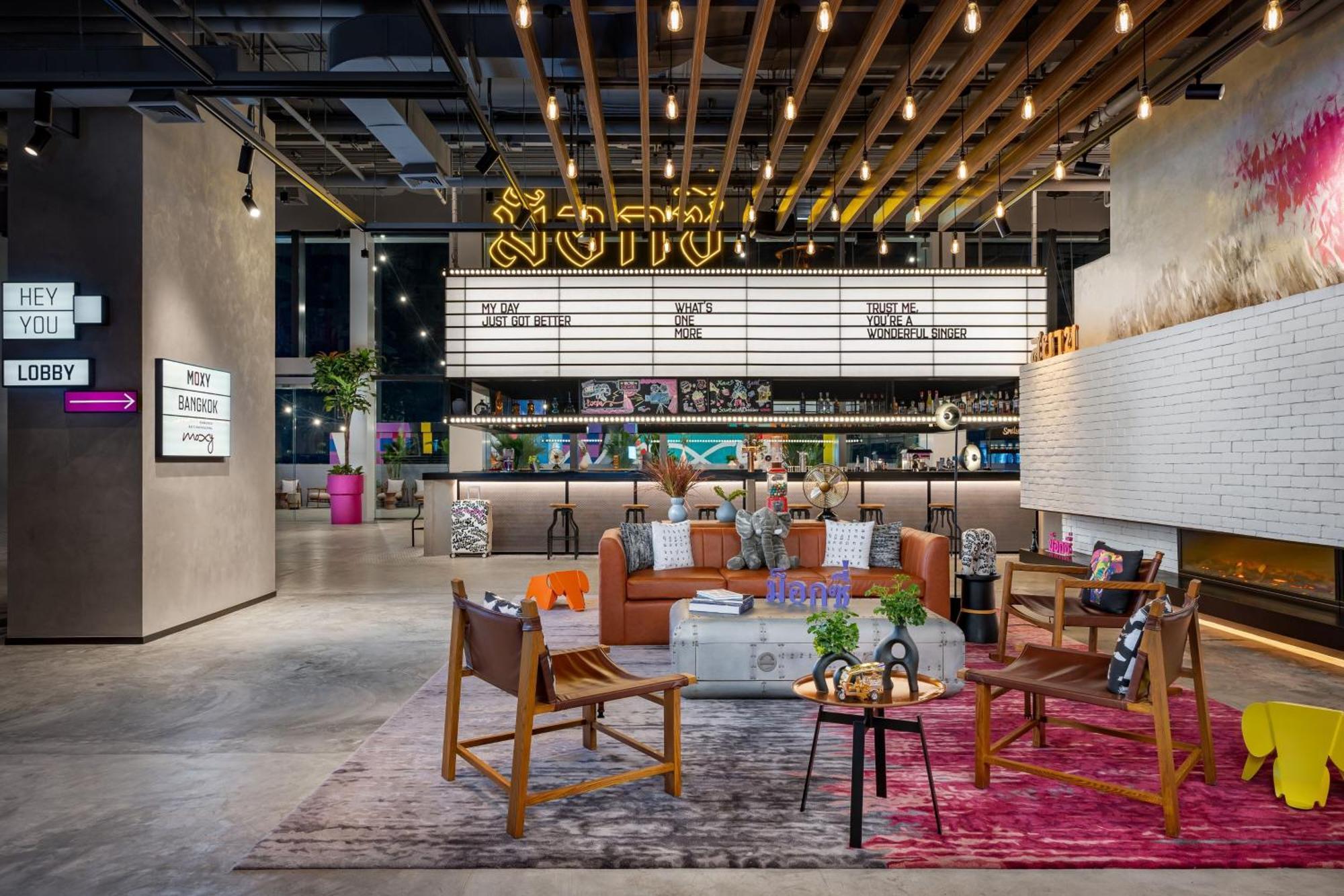 Moxy Bangkok Ratchaprasong Hotel Exterior photo