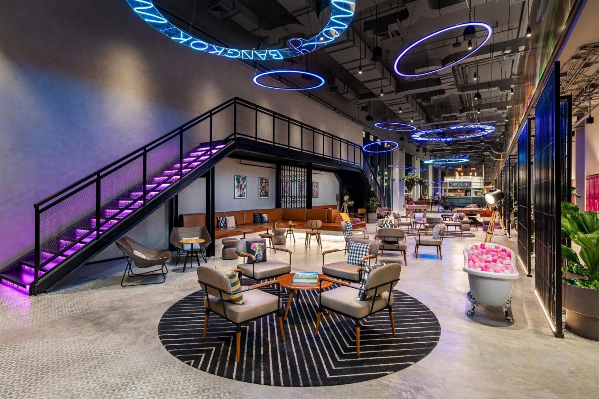 Moxy Bangkok Ratchaprasong Hotel Exterior photo