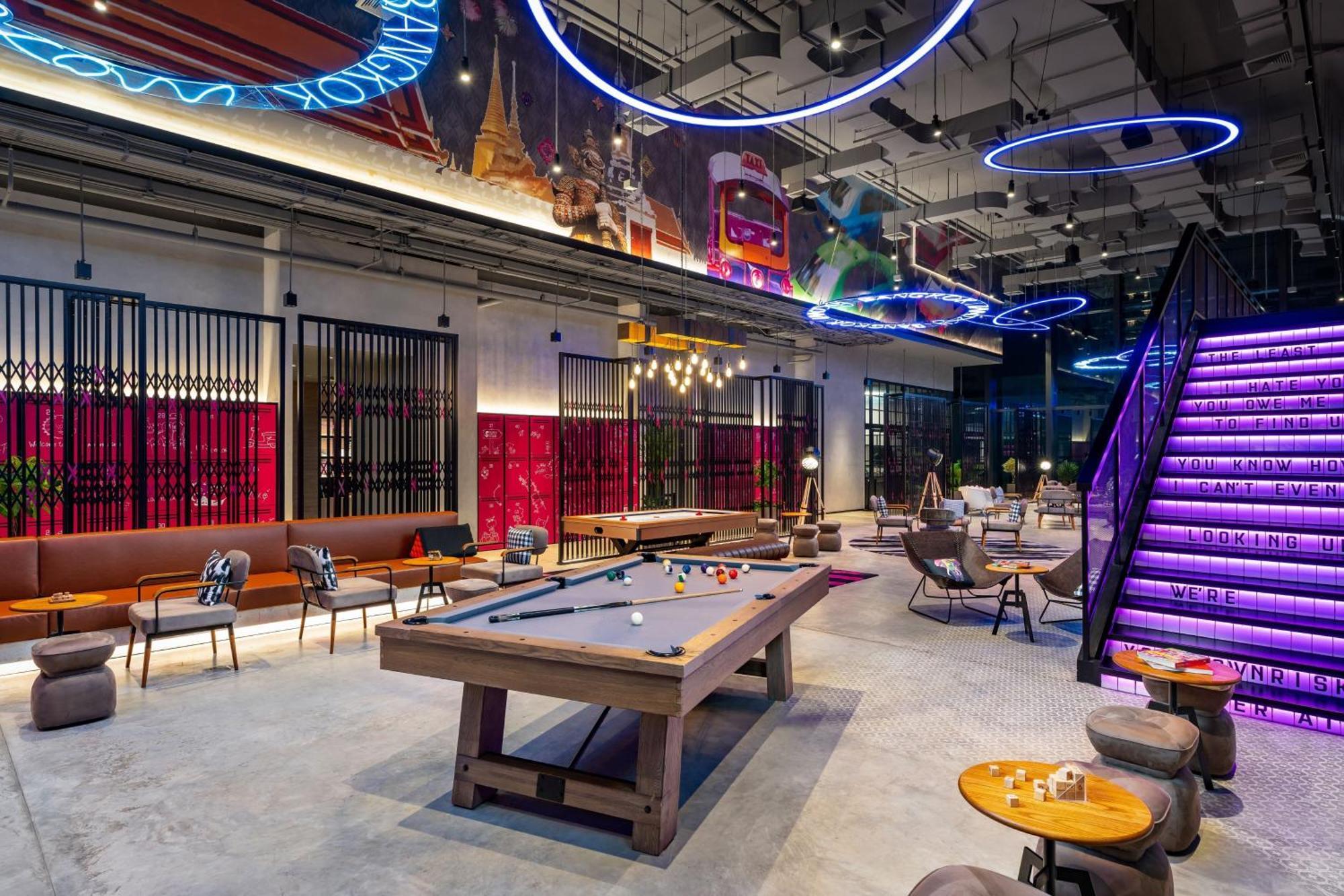 Moxy Bangkok Ratchaprasong Hotel Exterior photo