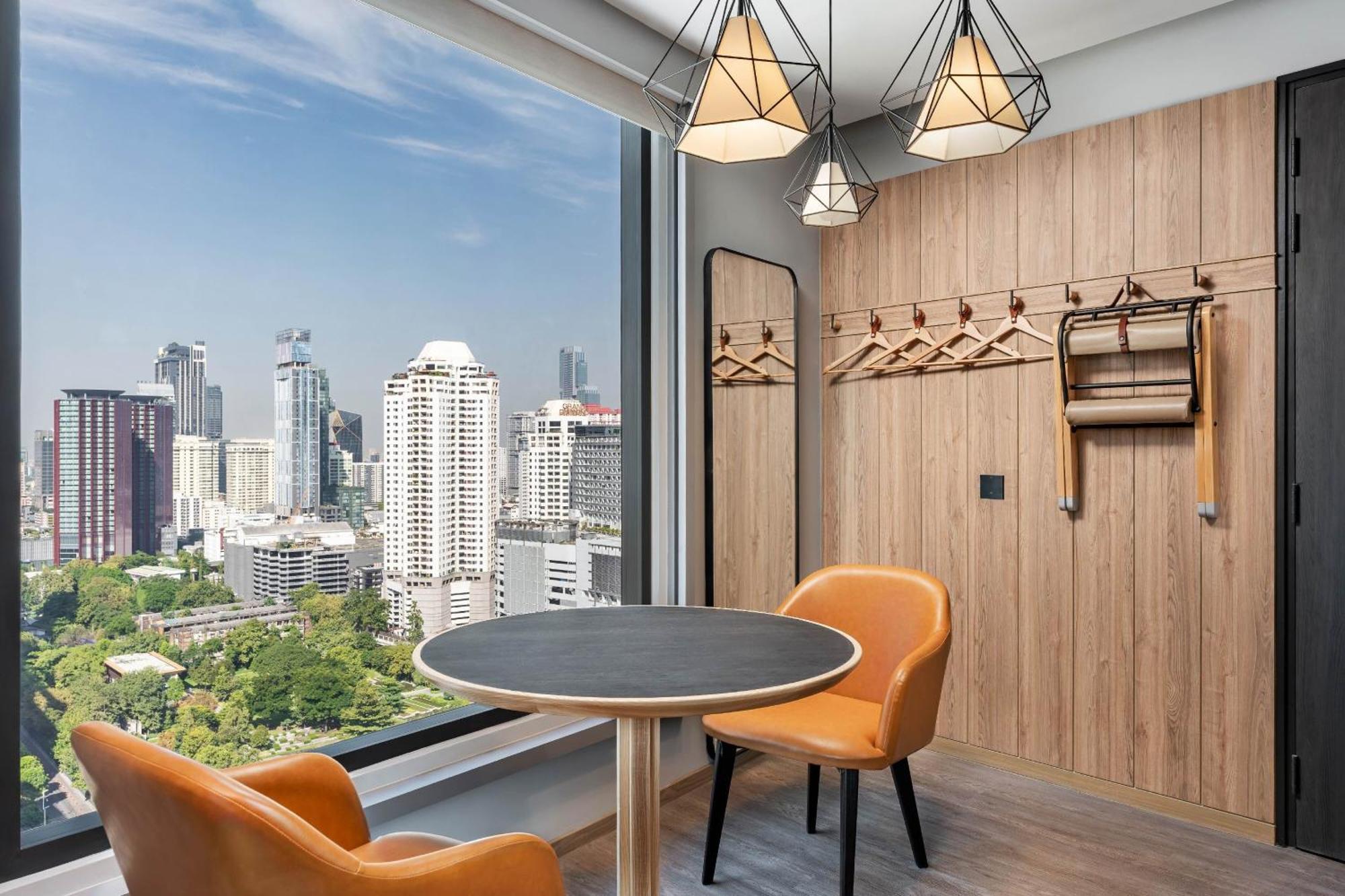 Moxy Bangkok Ratchaprasong Hotel Exterior photo
