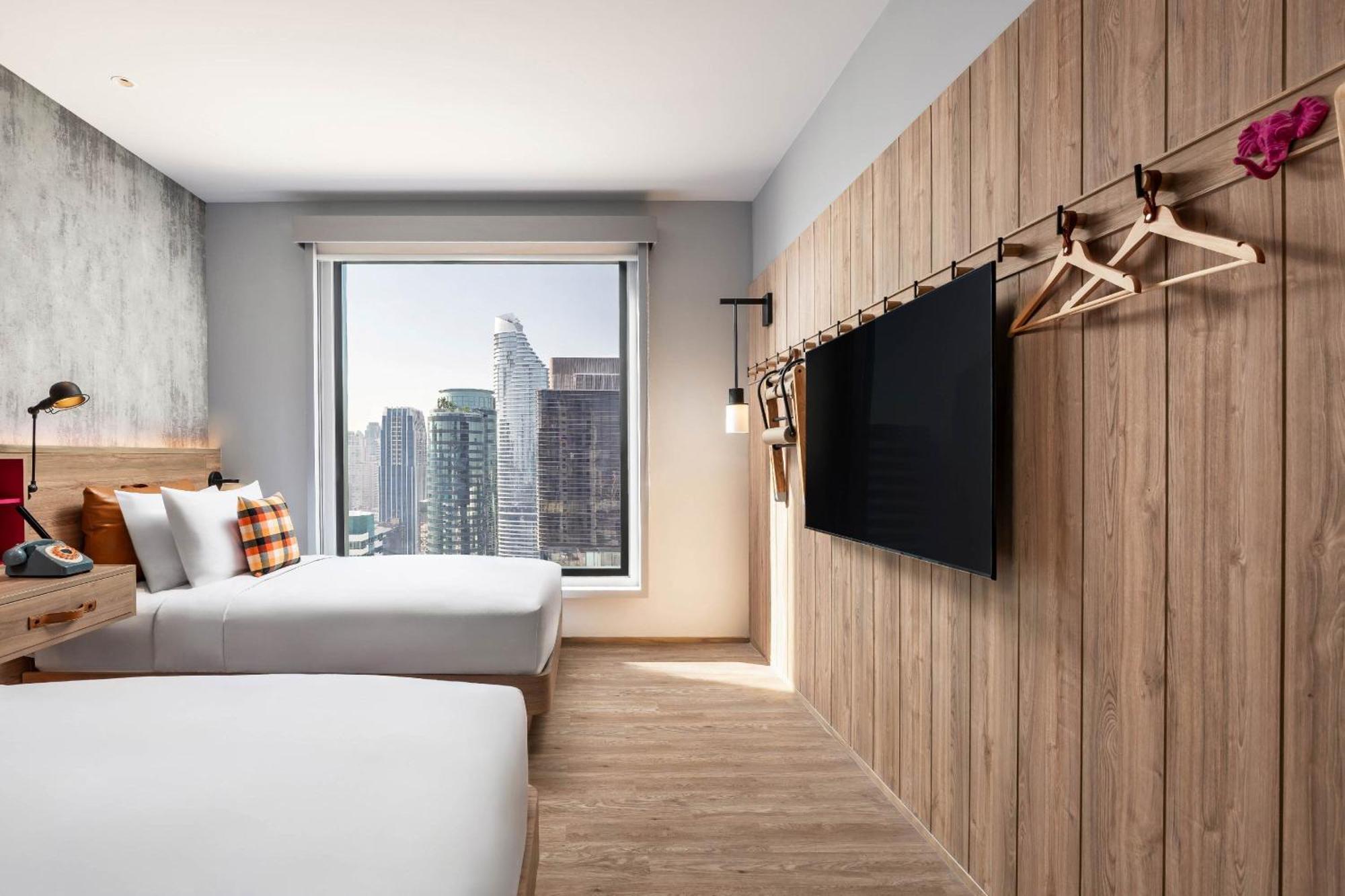 Moxy Bangkok Ratchaprasong Hotel Exterior photo