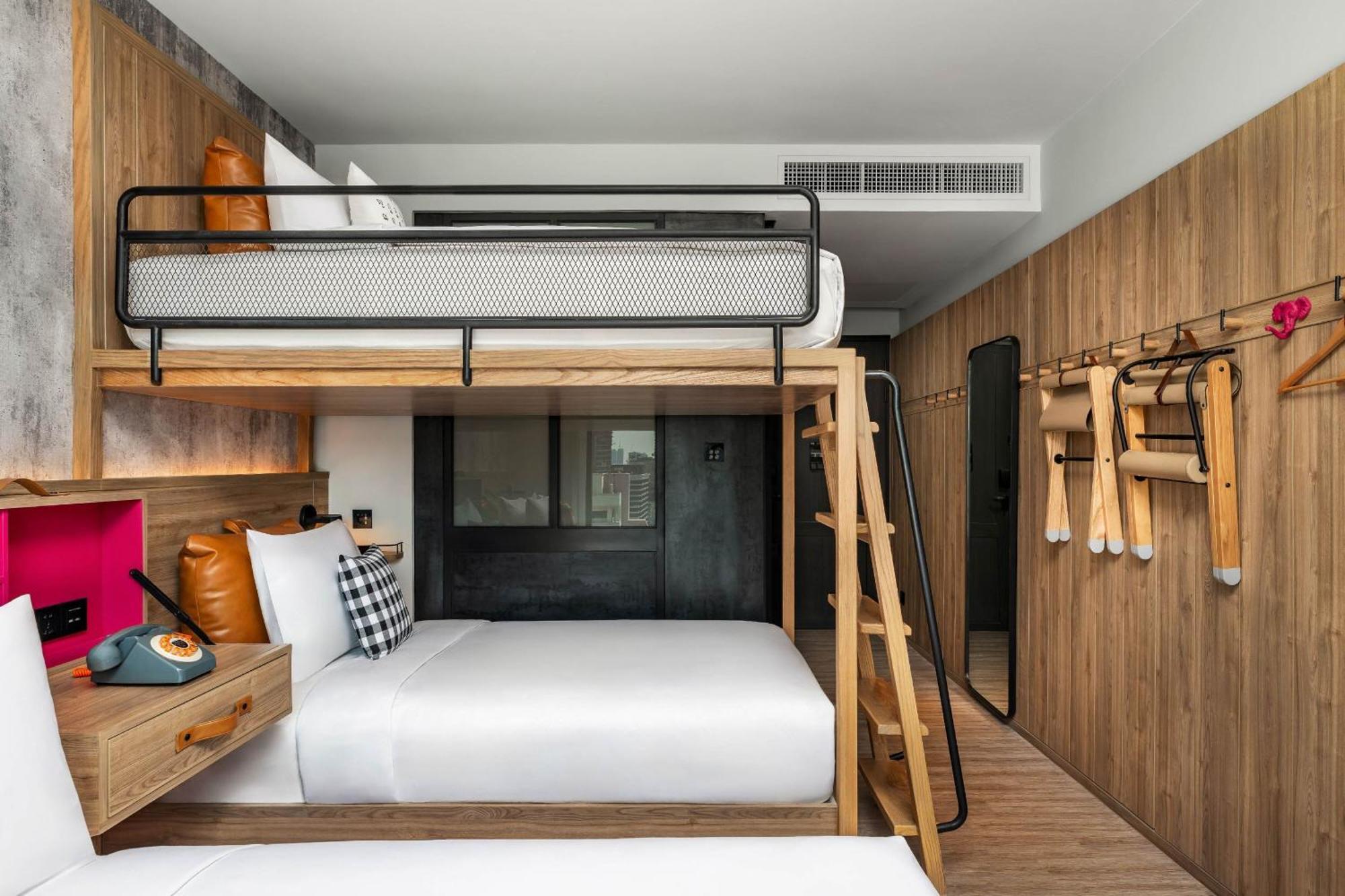 Moxy Bangkok Ratchaprasong Hotel Exterior photo