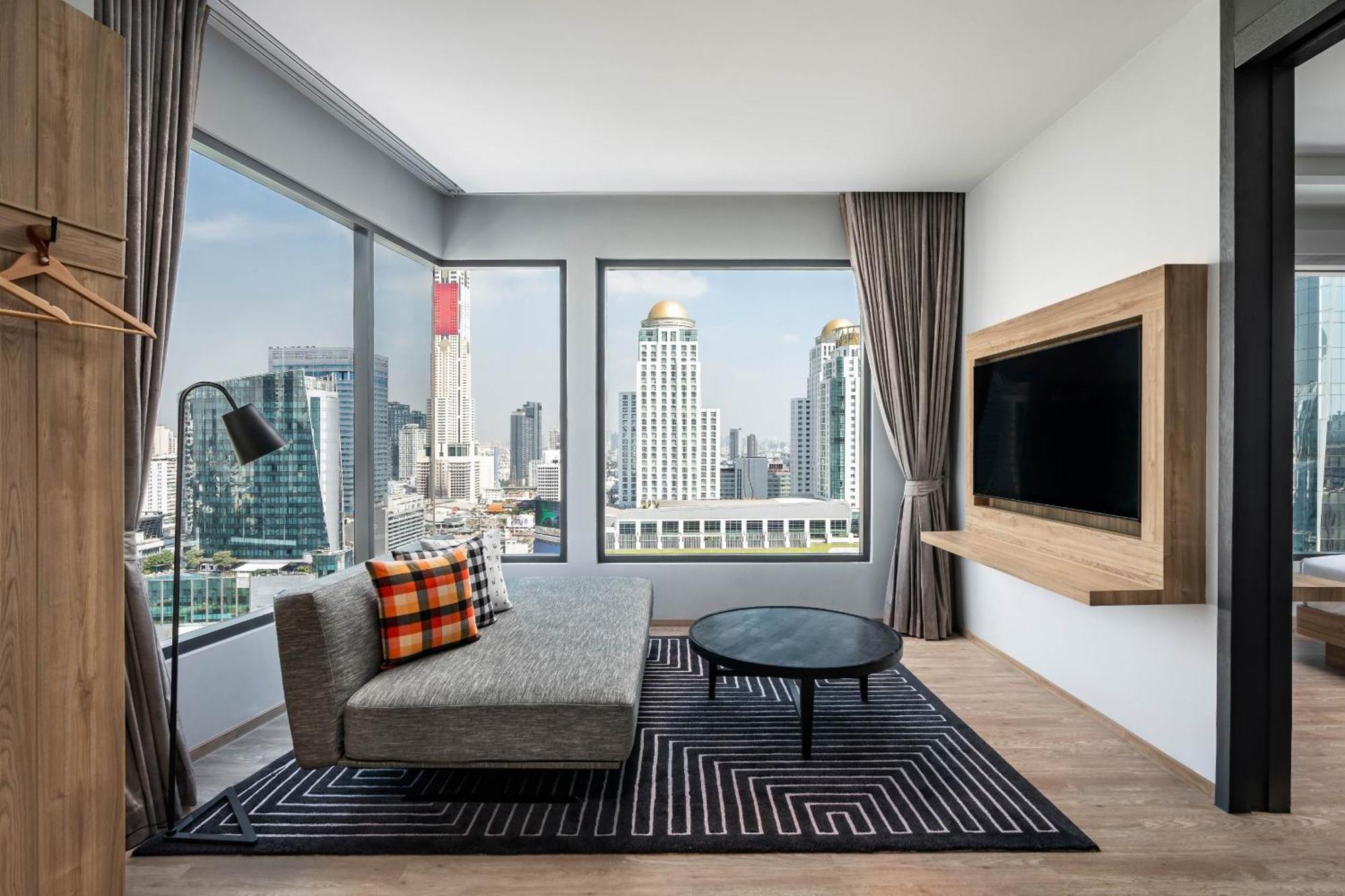 Moxy Bangkok Ratchaprasong Hotel Exterior photo